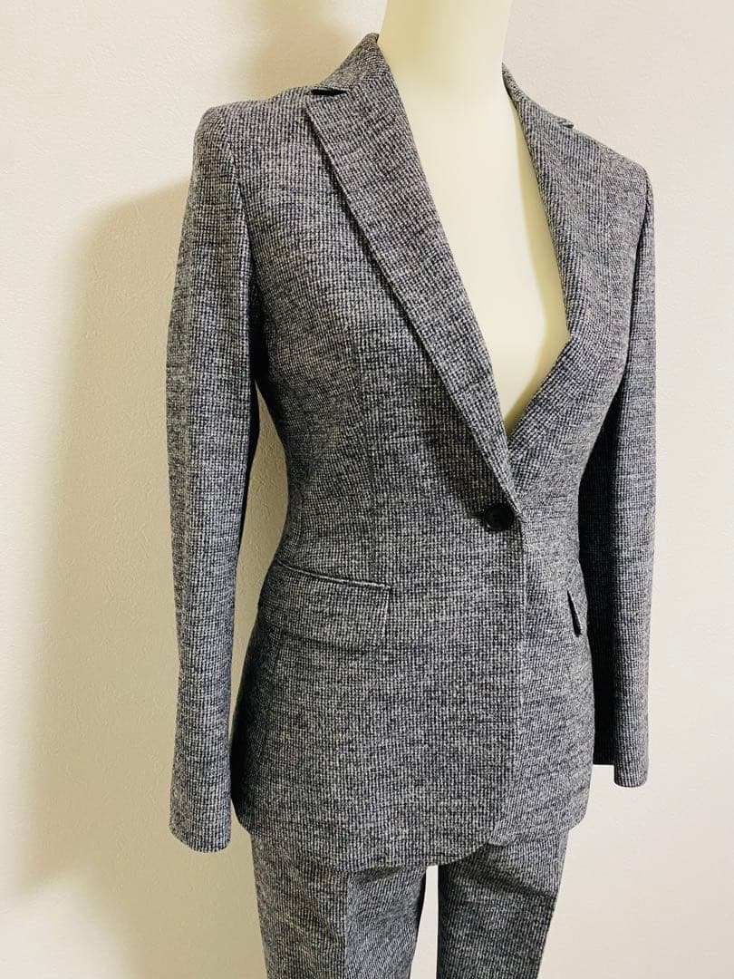 【新品・美品】マッキントッシュ　パンツスーツ　卒業式　入学式　グレー