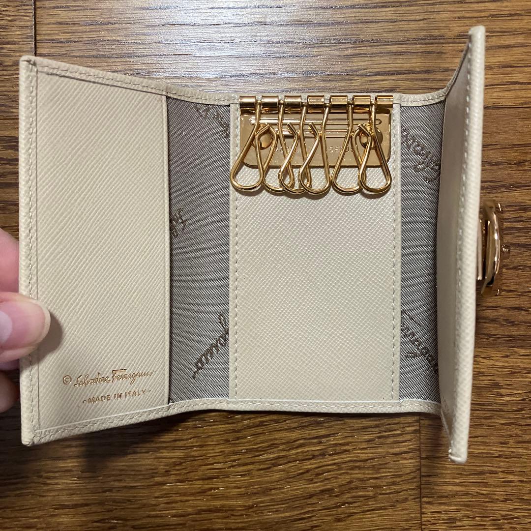 フェラガモ　キーケース