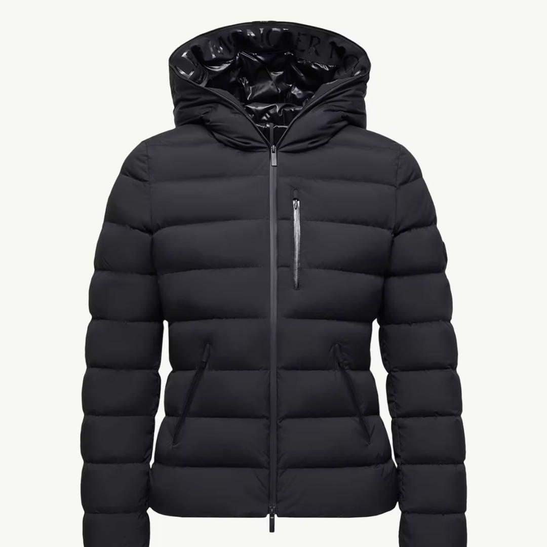 MONCLER ブラック ダウンジャケット レディース