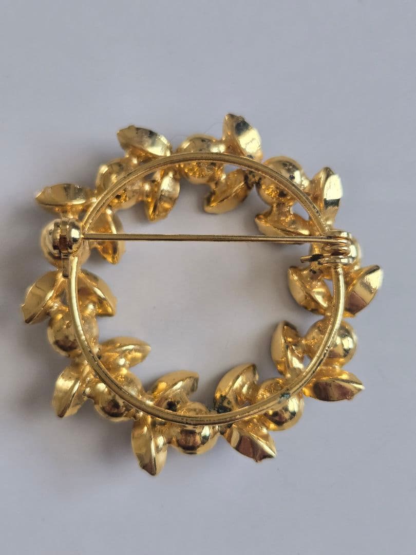アンティーク☆ブローチ☆リースモチーフ　フランス　蚤の市　ヴィンテージ