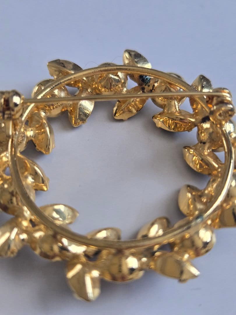 アンティーク☆ブローチ☆リースモチーフ　フランス　蚤の市　ヴィンテージ