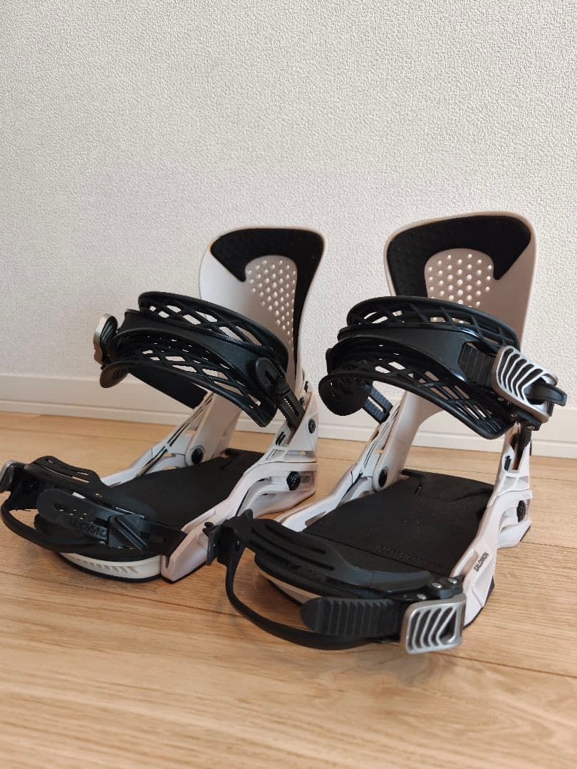 SALOMON HOLOGRAM Мサイズ 23-24モデル