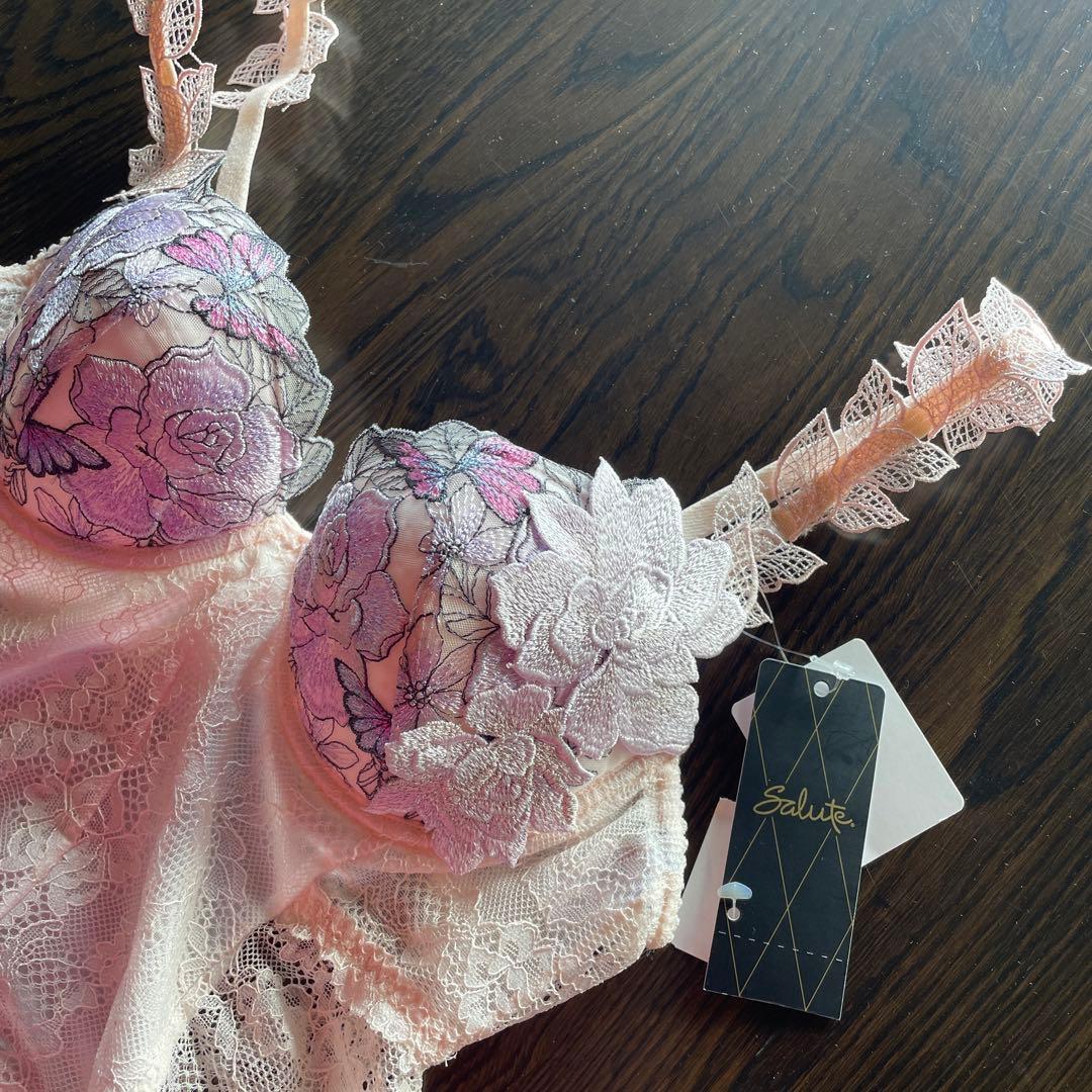 C70ワコール サルート 83G スリーインワン BTJ583 【40周年限定】