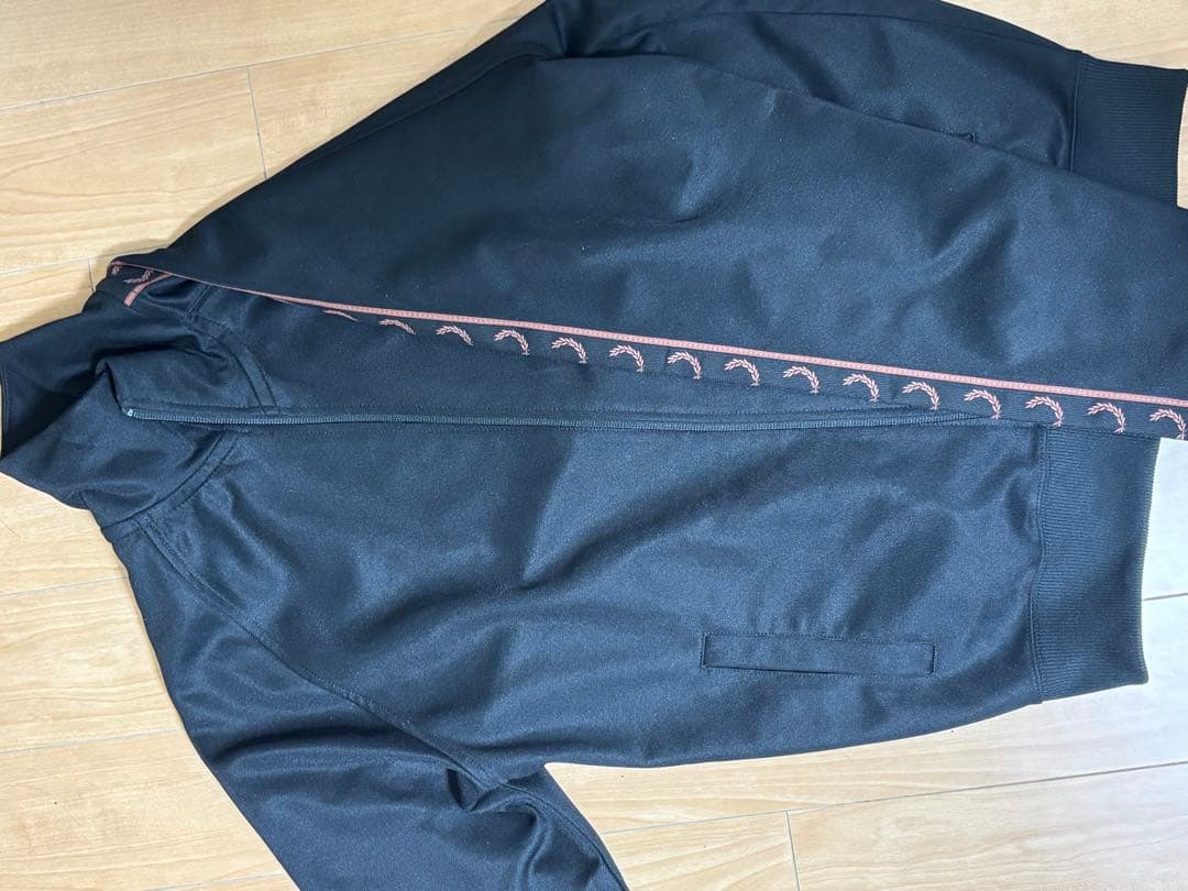 フレッドペリートラックジャケット