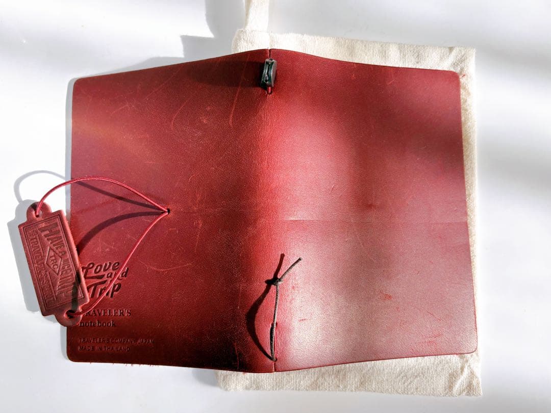 トラベラーズノート　レッド　パスポートサイズ　LOVE&TRIP カバーのみ
