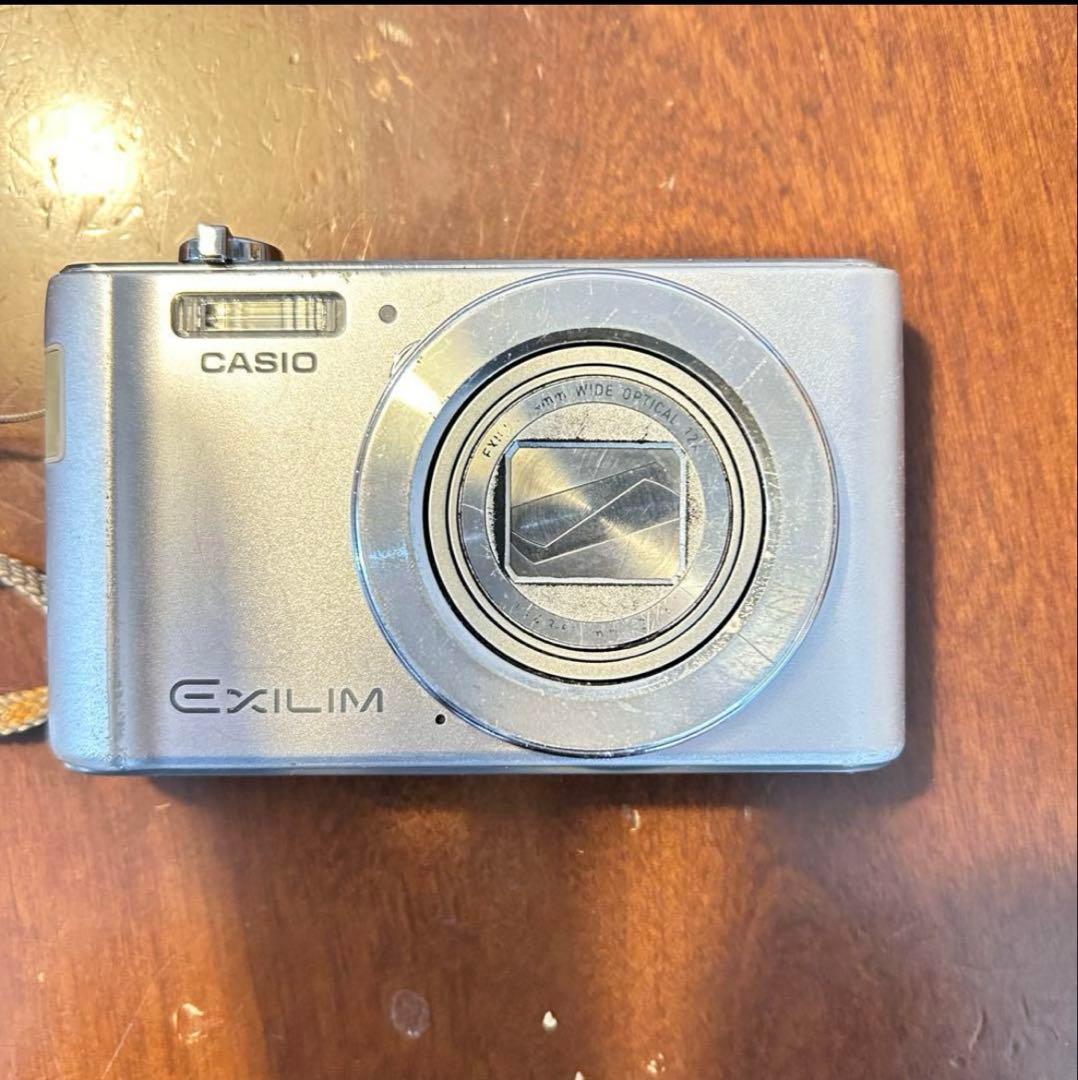 充電器バッテリー付きCASIOカシオ デジタルカメラEX-ZS210SR