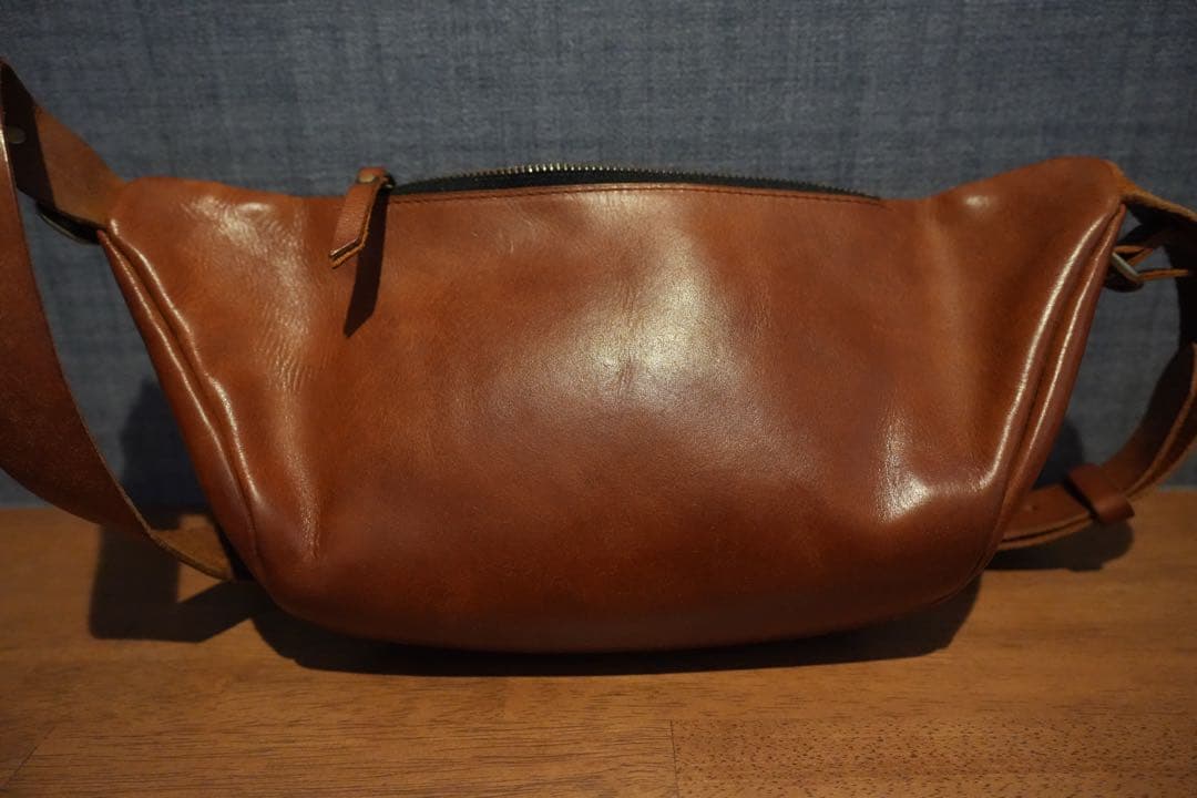 ryu レザー ボディバッグ ブラウン