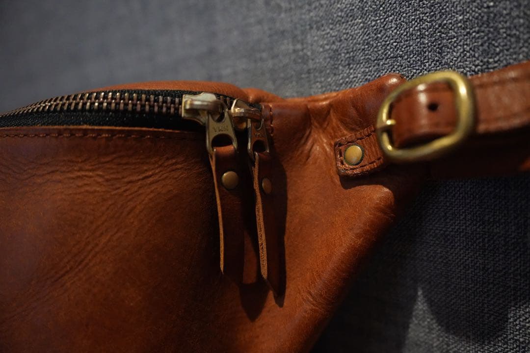 ryu レザー ボディバッグ ブラウン