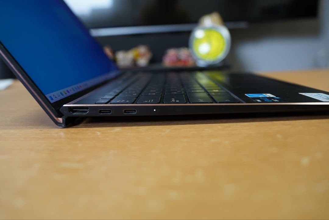 その他ノートPC本体 ASUS Zenbook UX393EA Core-i7 SSD1TB