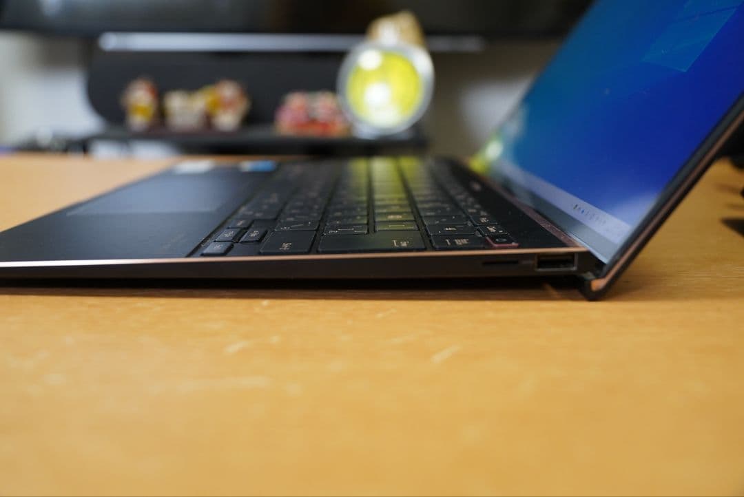 その他ノートPC本体 ASUS Zenbook UX393EA Core-i7 SSD1TB