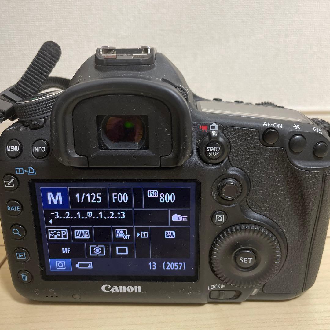 Canon EOS 5D MARK3+バッテリーグリップBG-E11 純正2個