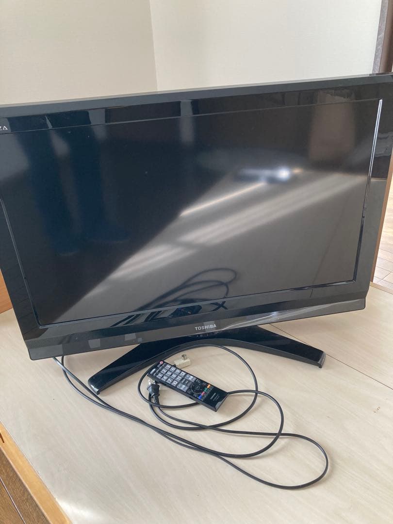 中古品　東芝　TOSHIBA REGZA ＊液晶カラーテレビ　32インチ