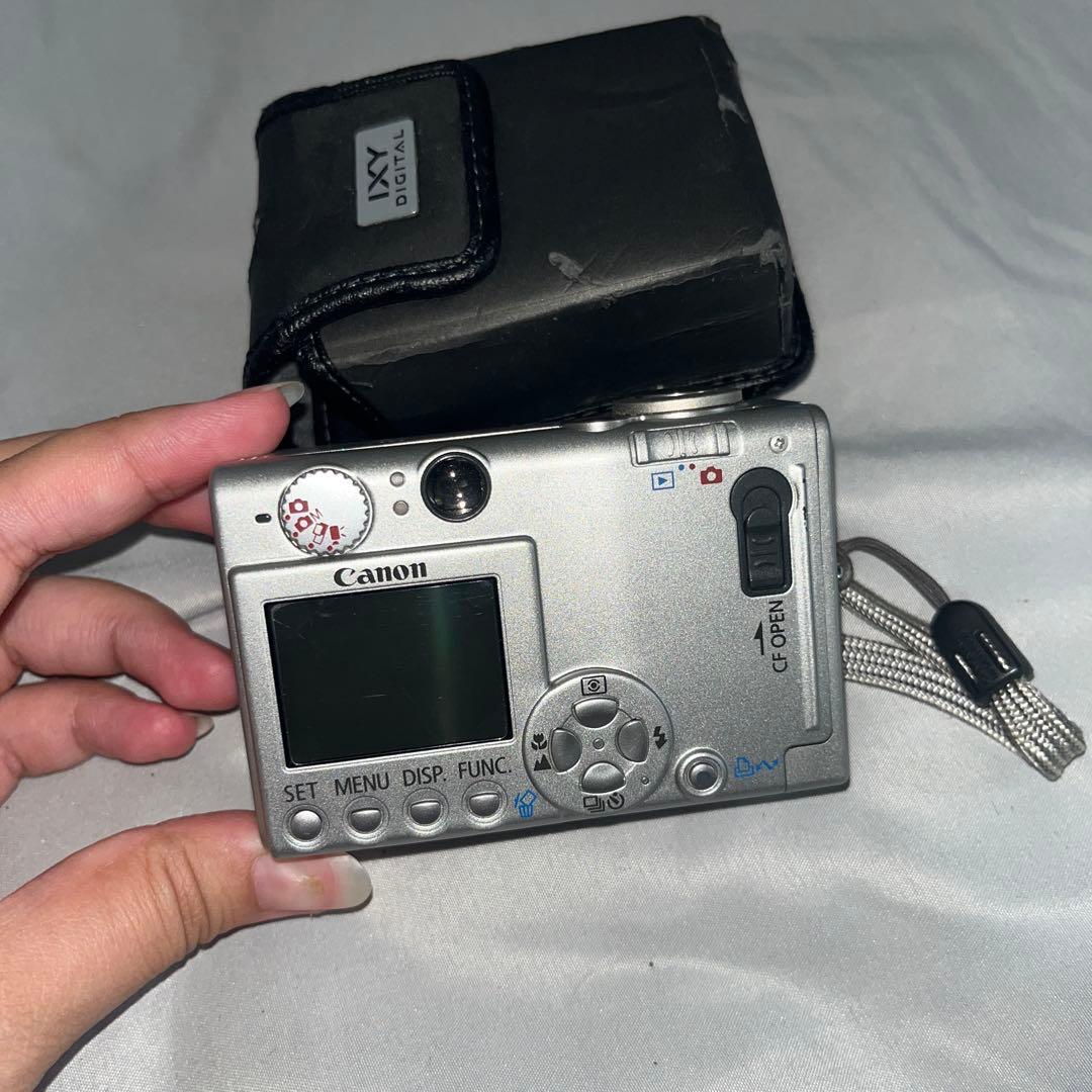 Canon IXY DIGITAL 5.0メガピクセル カメラ ケース付き
