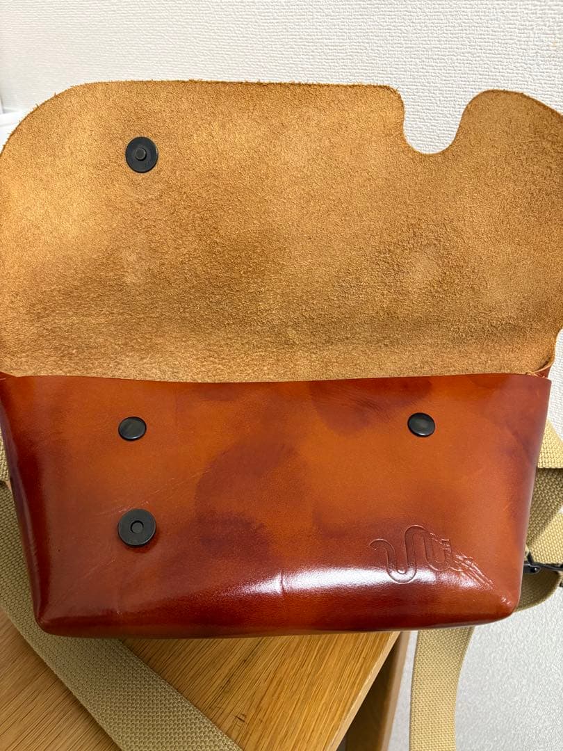 Uni＆co ユニアンドコー　メッセンジャーバック　キャメル　XS