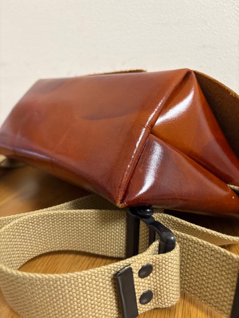 Uni＆co ユニアンドコー　メッセンジャーバック　キャメル　XS