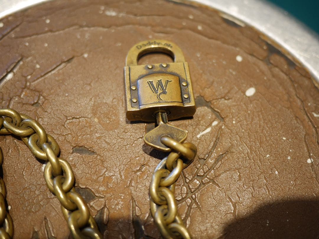 WEIRDOウィアード パドロックウォレットチェーン　真鍮ブラス