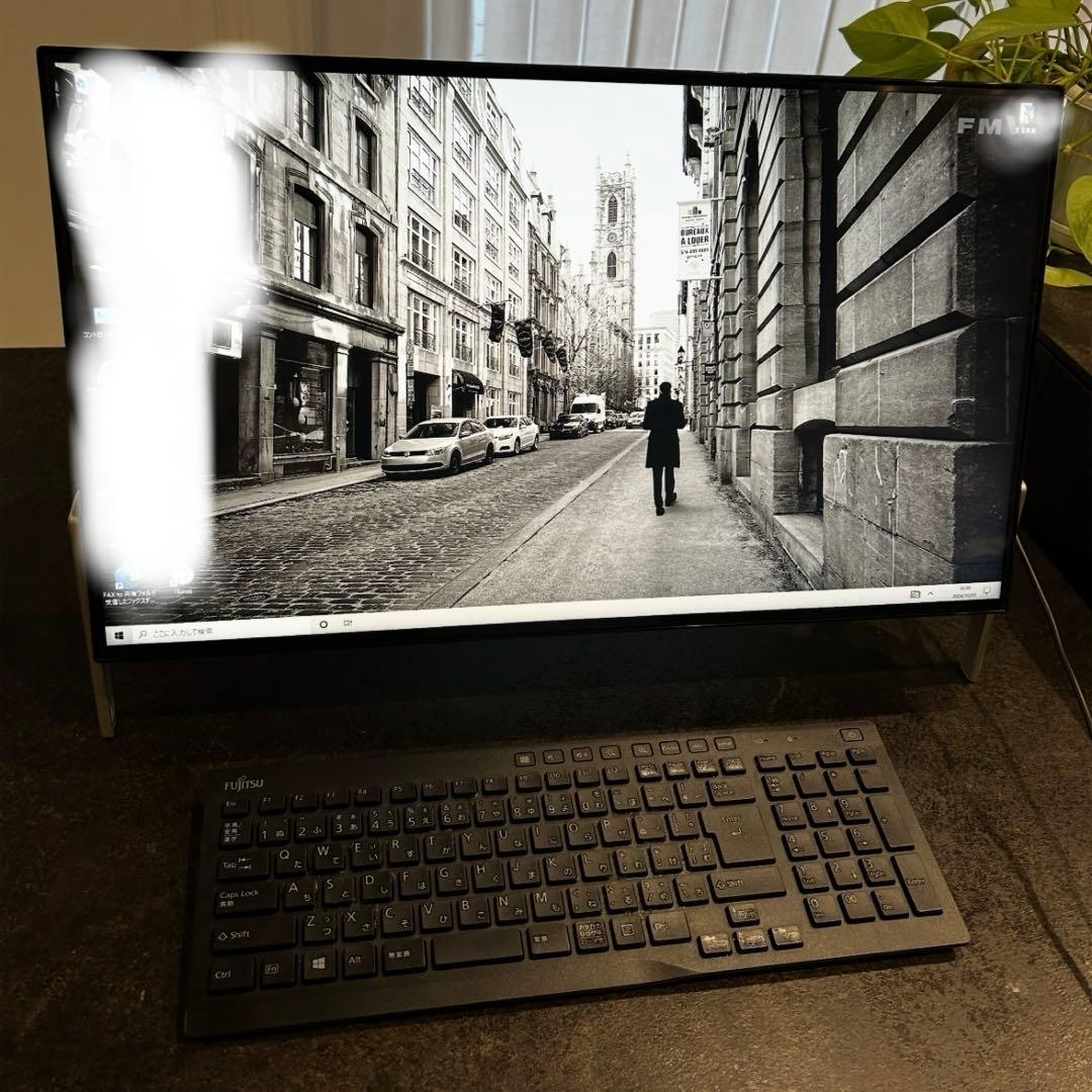 富士通　一体型デスクトップPC FMVF77B3B