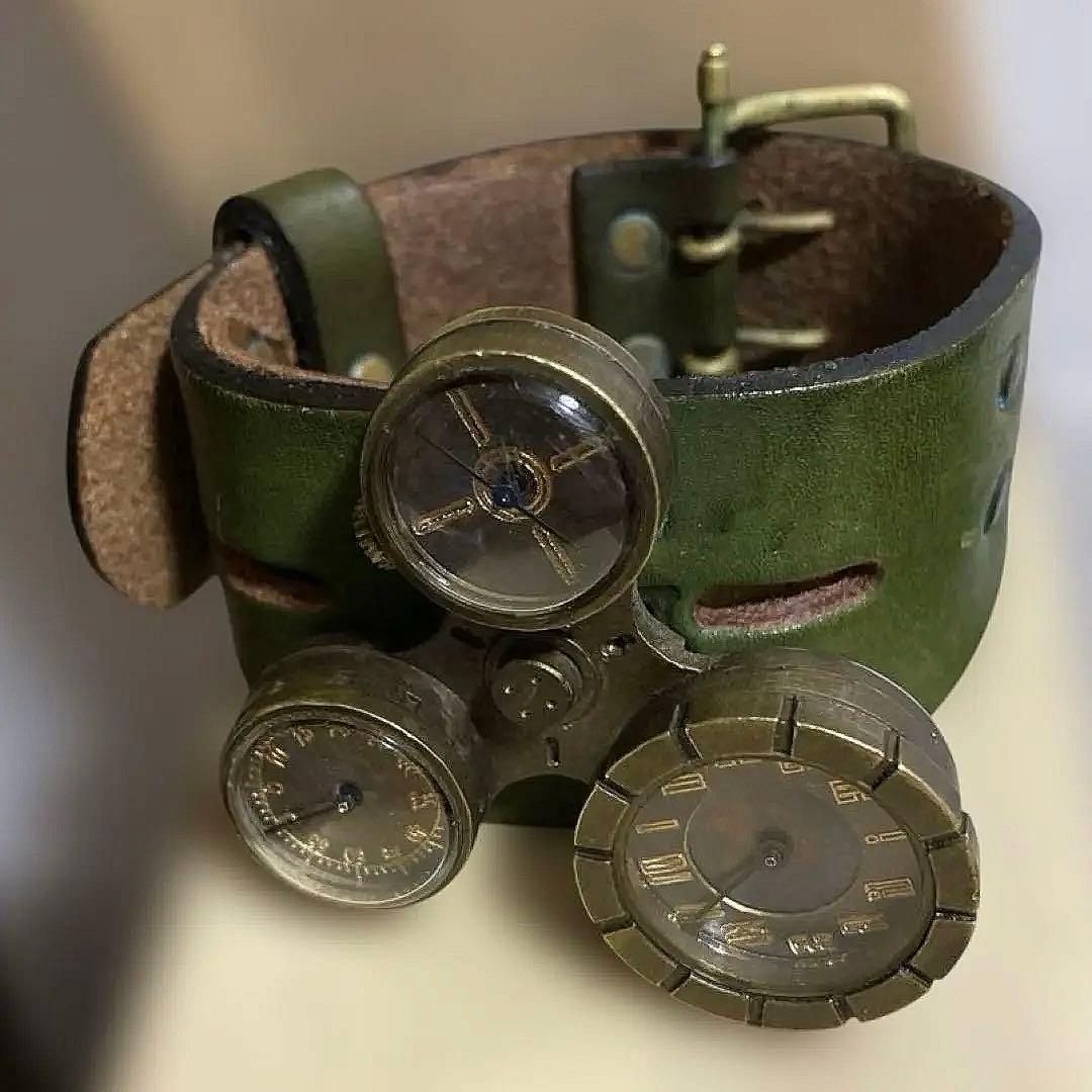 y*-様 ボトムズ　ウォッチ スコープドッグモデル 腕時計 希少　ジャンク　スチ