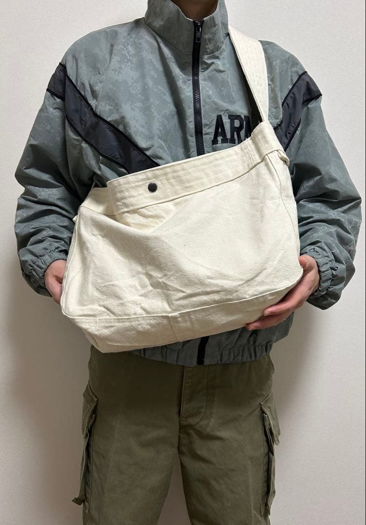 ニュースペーパーバッグ　アメリカ軍　ランドリーバッグリメイクバッグ