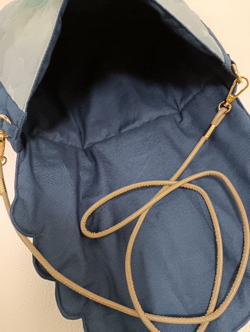 ハワイアンキルト　ハンドメイド　フラップ付きショルダーバッグ