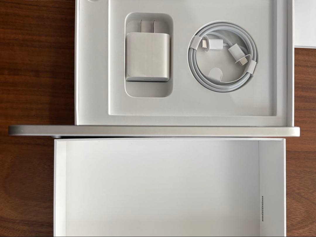 iPad mini6 wifiモデル 64GB スターライト