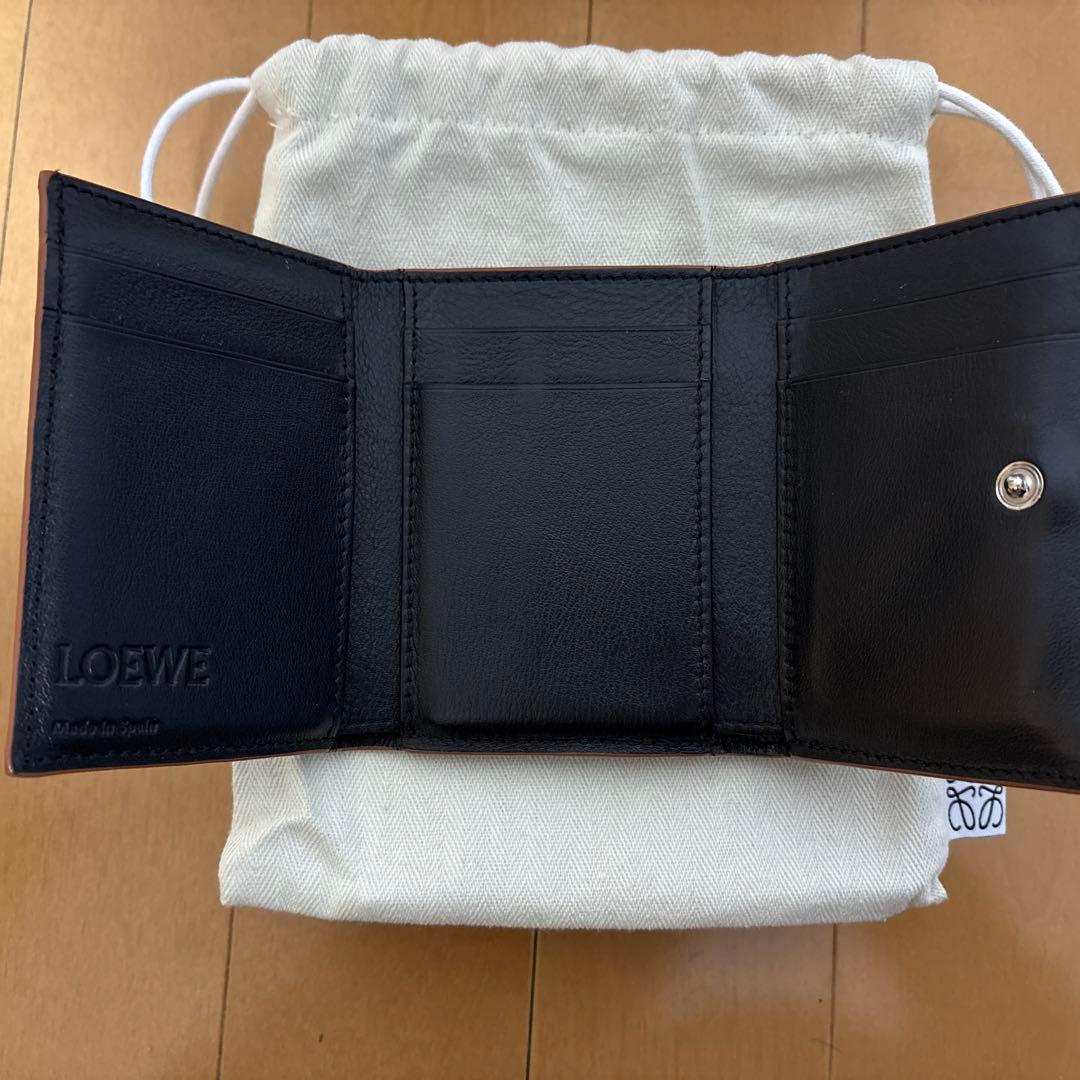 ロエベ　アナグラム トライフォールド ウォレット