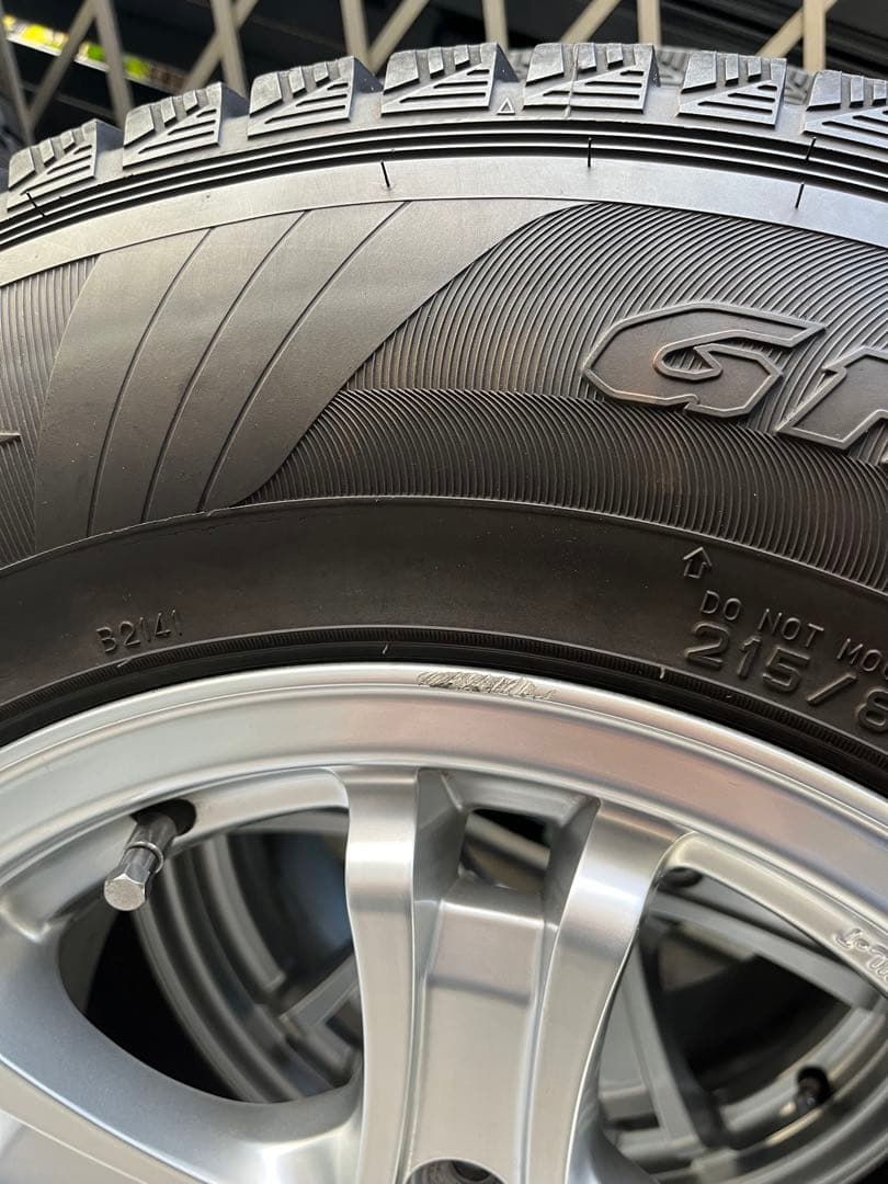 2sss3 ❄️スタッドレスタイヤ❄️ランクル サーフ プラド ハイラックス