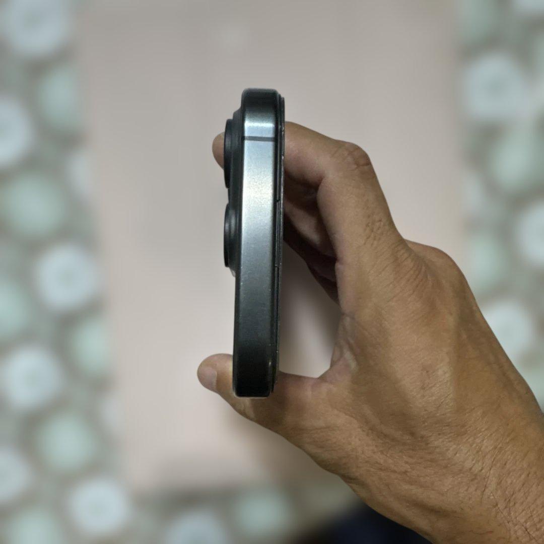 か*ん様 送料無料　iPhone15Pro 128GB SIMフリー