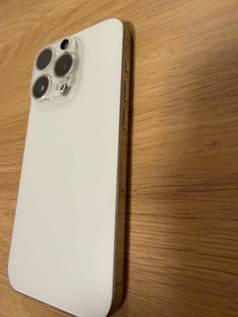 iPhone 15 Proホワイトチタニウム 256GB