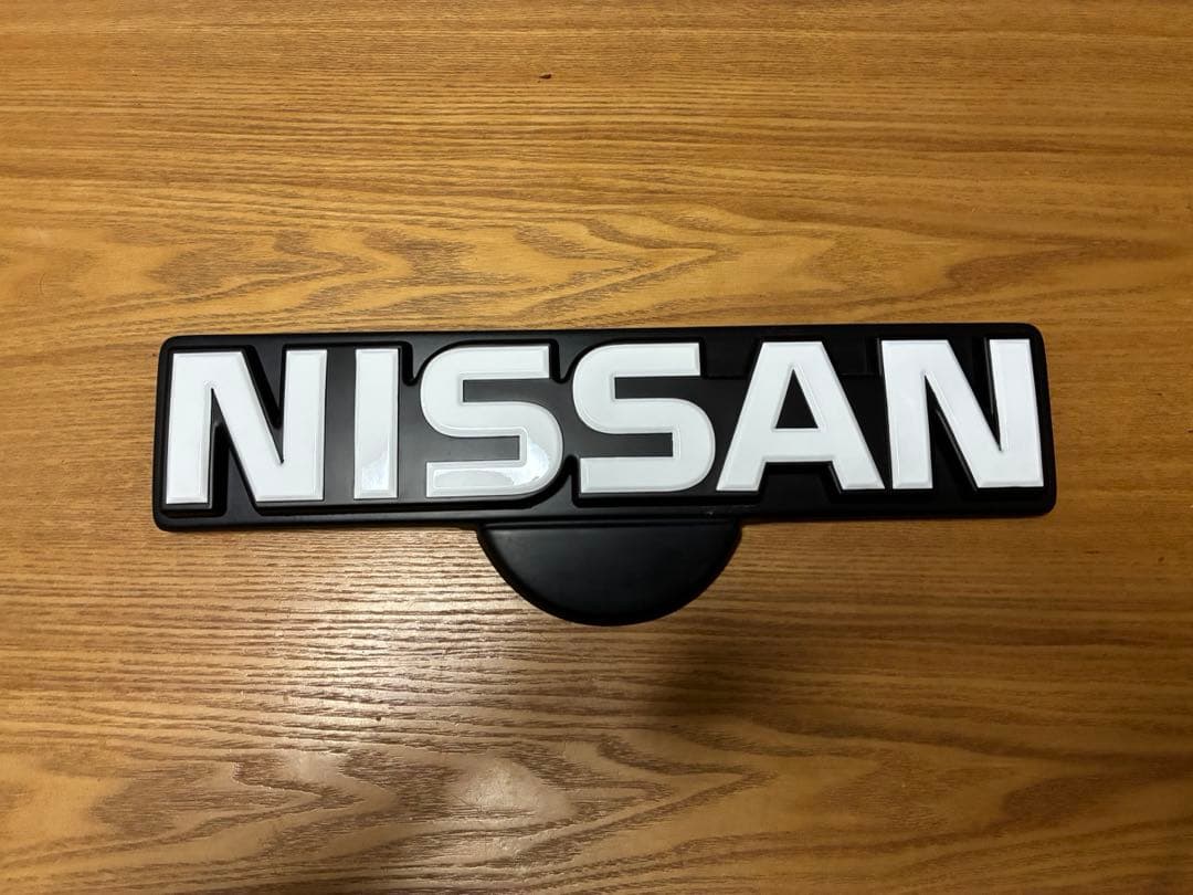 キャラバン　ボディーライン　エンブレム