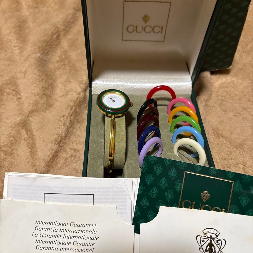 GUCCI カラフルバンド付き時計