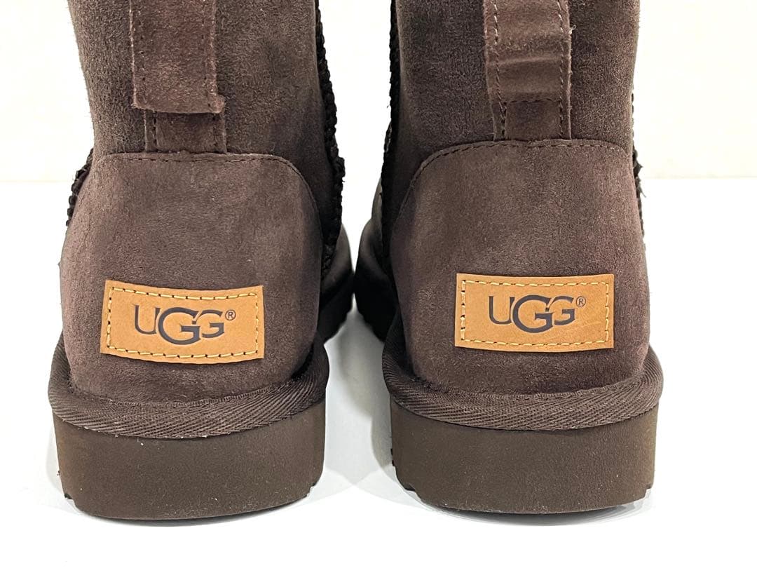 f111 新品　UGG W CLASSIC MINI Ⅱ 1016222 ブーツ