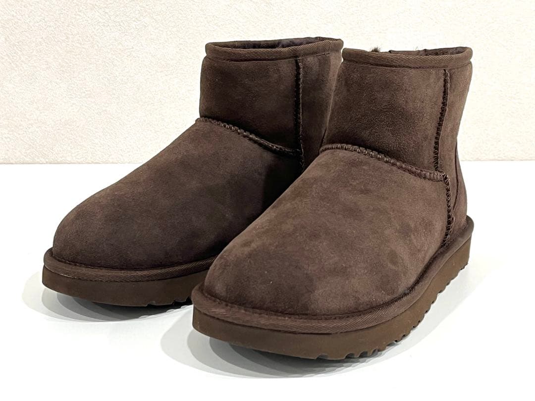 f111 新品　UGG W CLASSIC MINI Ⅱ 1016222 ブーツ