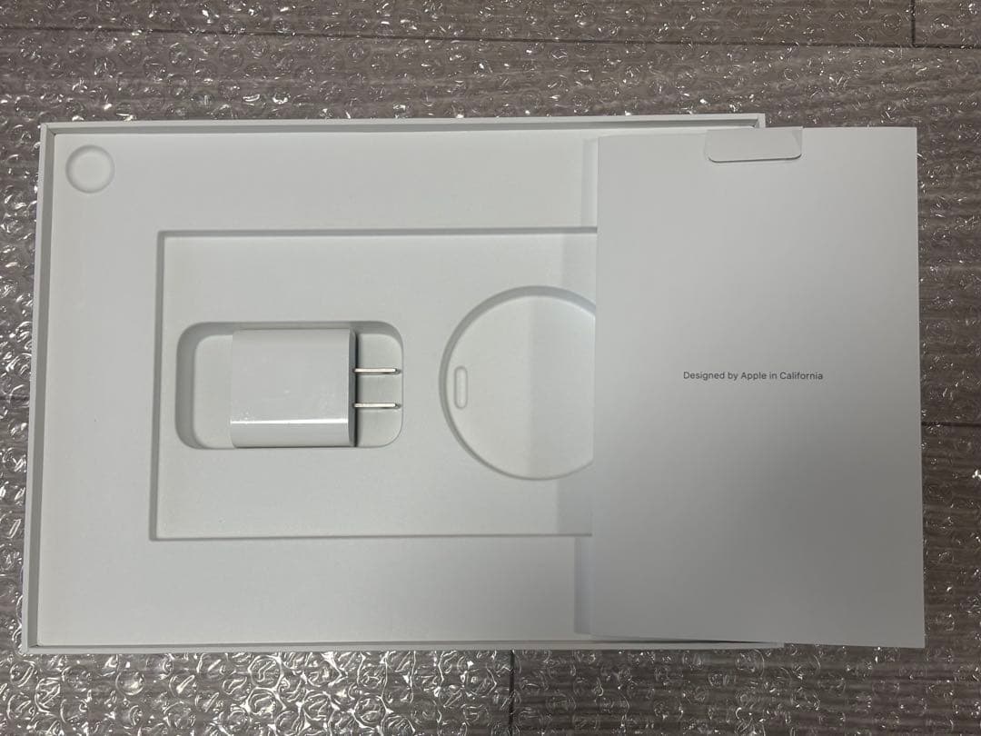 【美品】iPad Air 第5世代 M1チップ 256GB Wi-Fiモデル