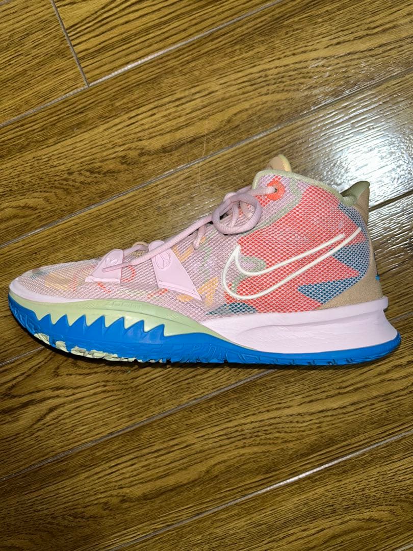 お*こ様 NIKE KYRIE 7 EP '1 WORLD 1 PEOPLE
