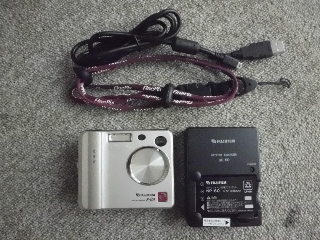 美品 Fujifilm デジタルカメラ FinePix F401 ファインピクス
