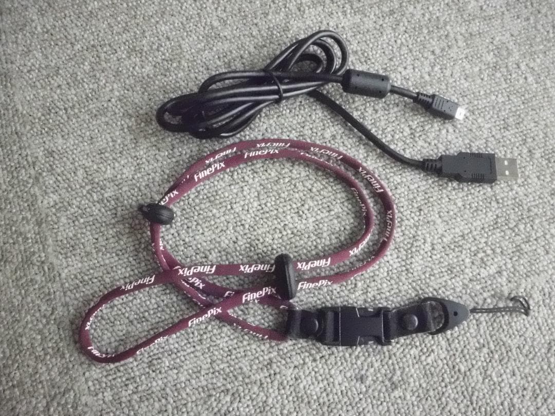 美品 Fujifilm デジタルカメラ FinePix F401 ファインピクス