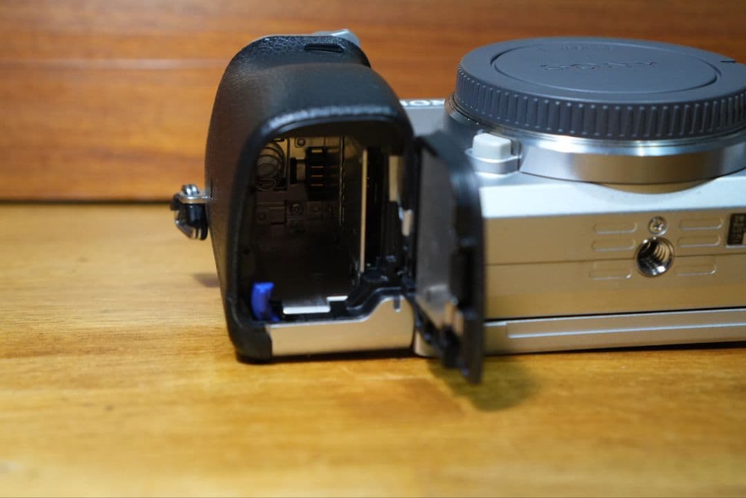 Mabu　SONY ILCE-6400(S) 純正チャージャー、電池x2