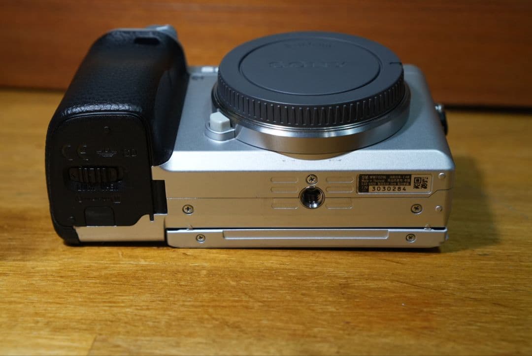 Mabu　SONY ILCE-6400(S) 純正チャージャー、電池x2