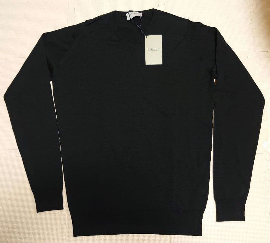 もつなべ　新品 JOHN SMEDLEY ブラック Vネック セーター S