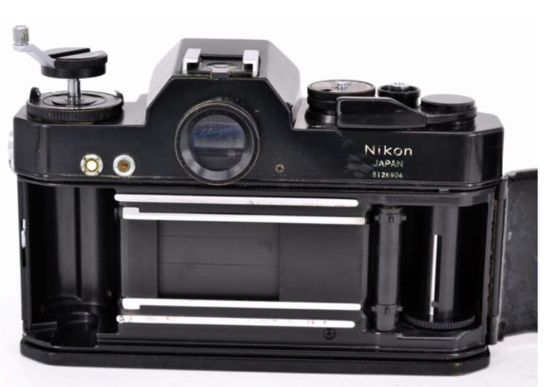 Nikon Nikomat EL 35mm フィルム一眼レフカメラ＋レンズ