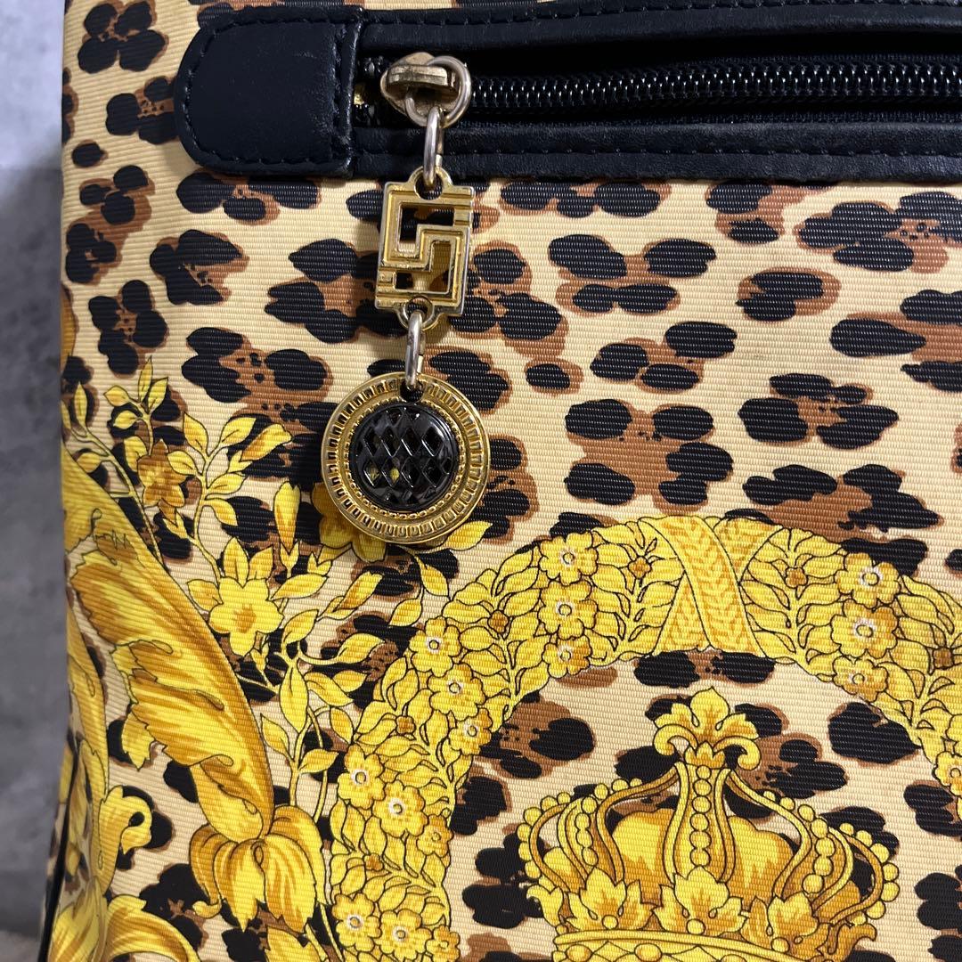 ヴェルサーチ　Versace トートバッグ　ブラック✖️ゴールド　レオパード柄