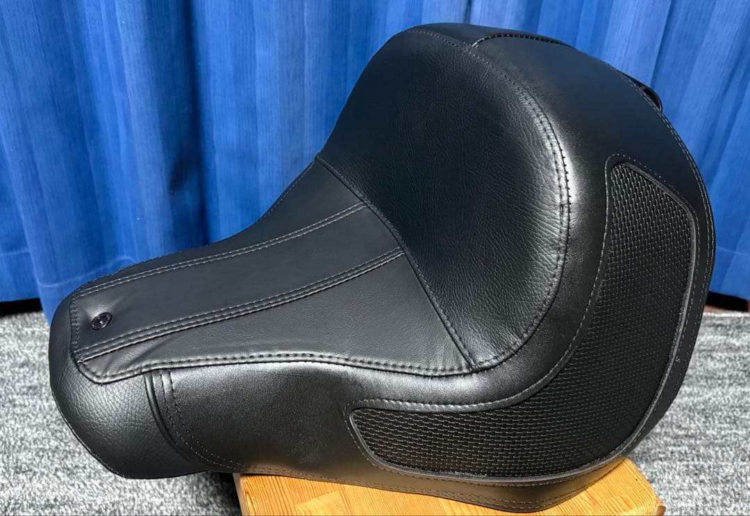 ハーレー ソフテイル 純正 オプション リーチシート ソロシート デラックス