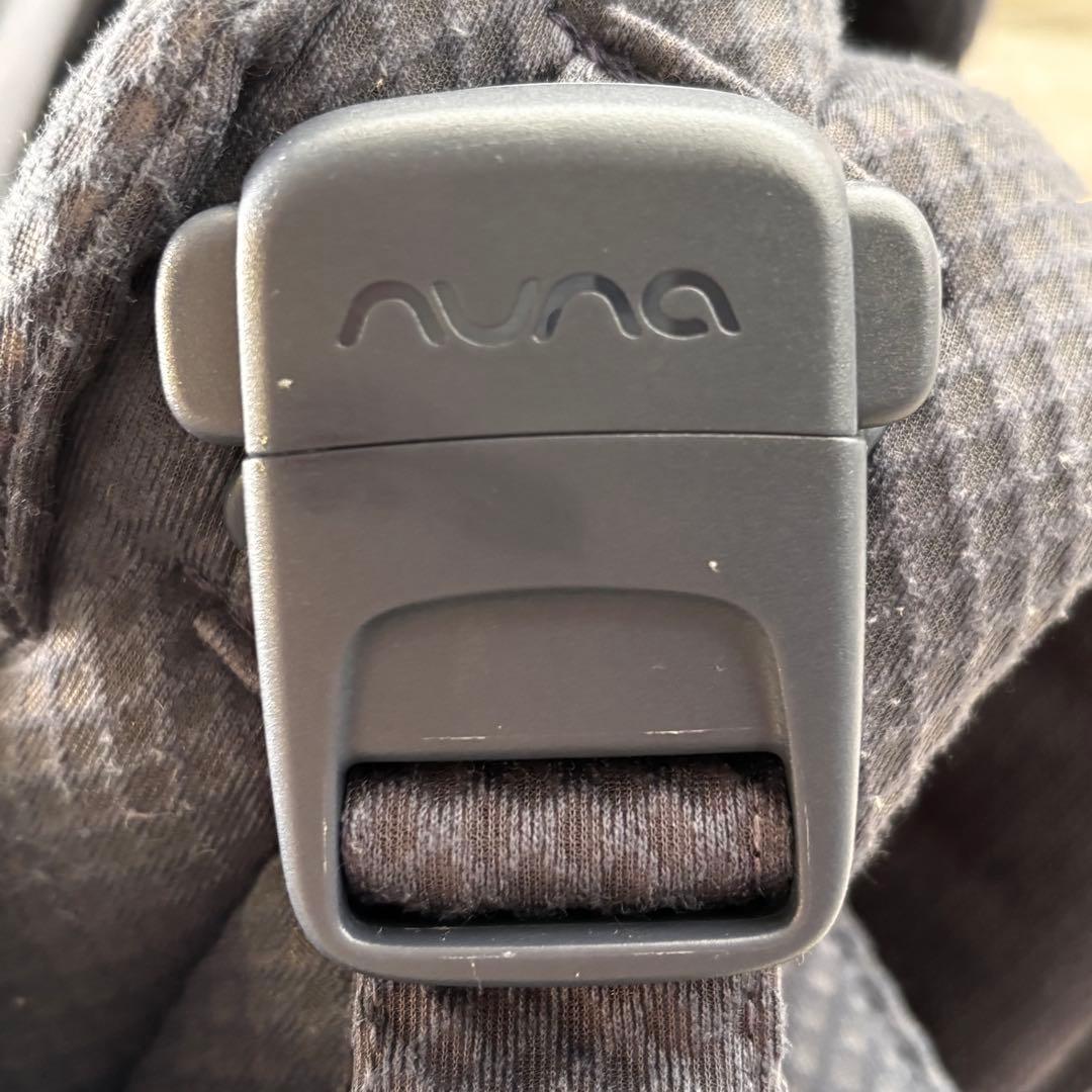 抱っこ紐　nuna ベビーキャリア　カドル　クリック（ナイト）　よだれかけ未使用