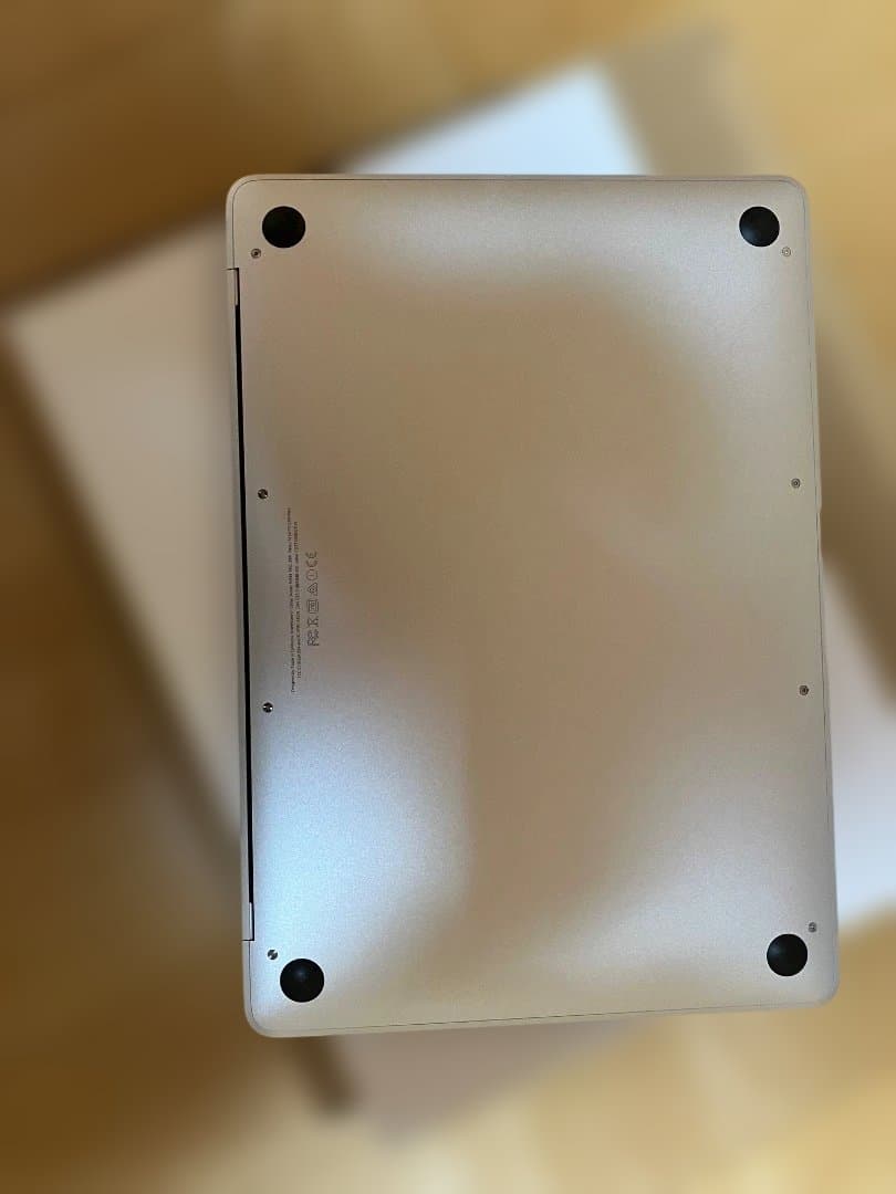 MacBook A1534 8GB/256GB 　（本体はキレイ）