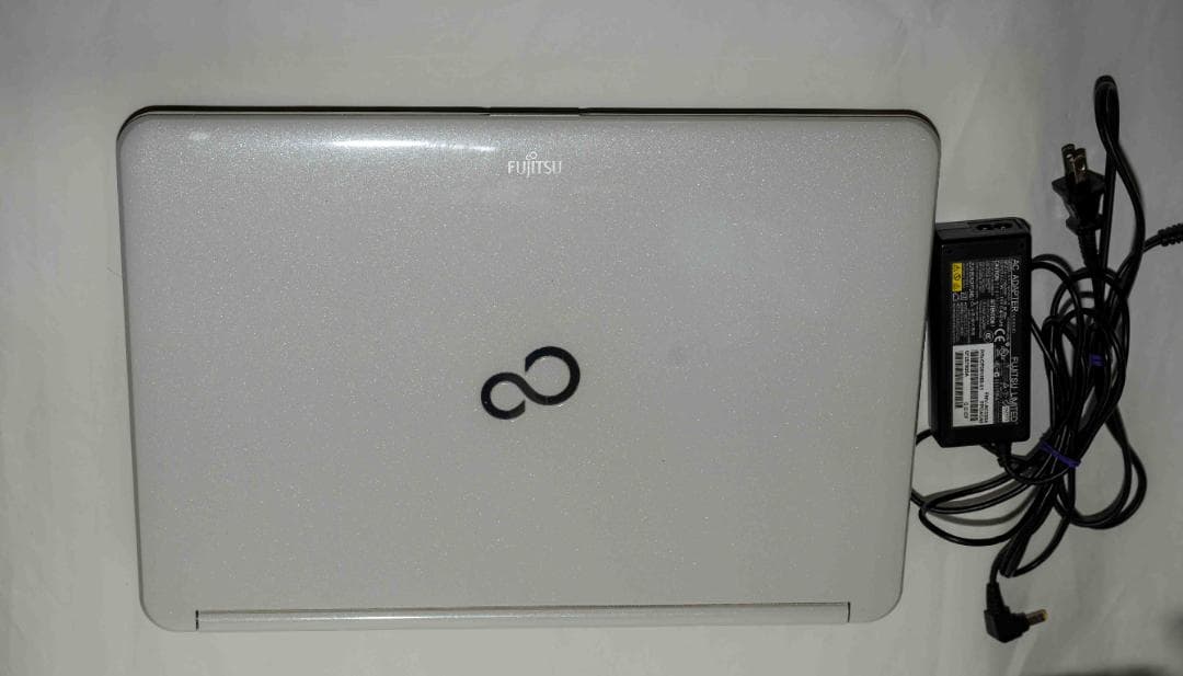 .富士通ノートパソコンLIFEBOOK　AH53/K　８GB　SSD500GB