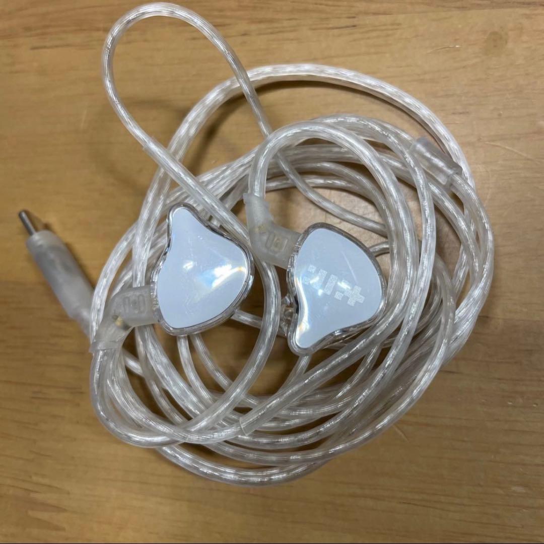 ILLIT イヤモニ風イヤホンbomb MagicBomb インイヤーイヤフォン