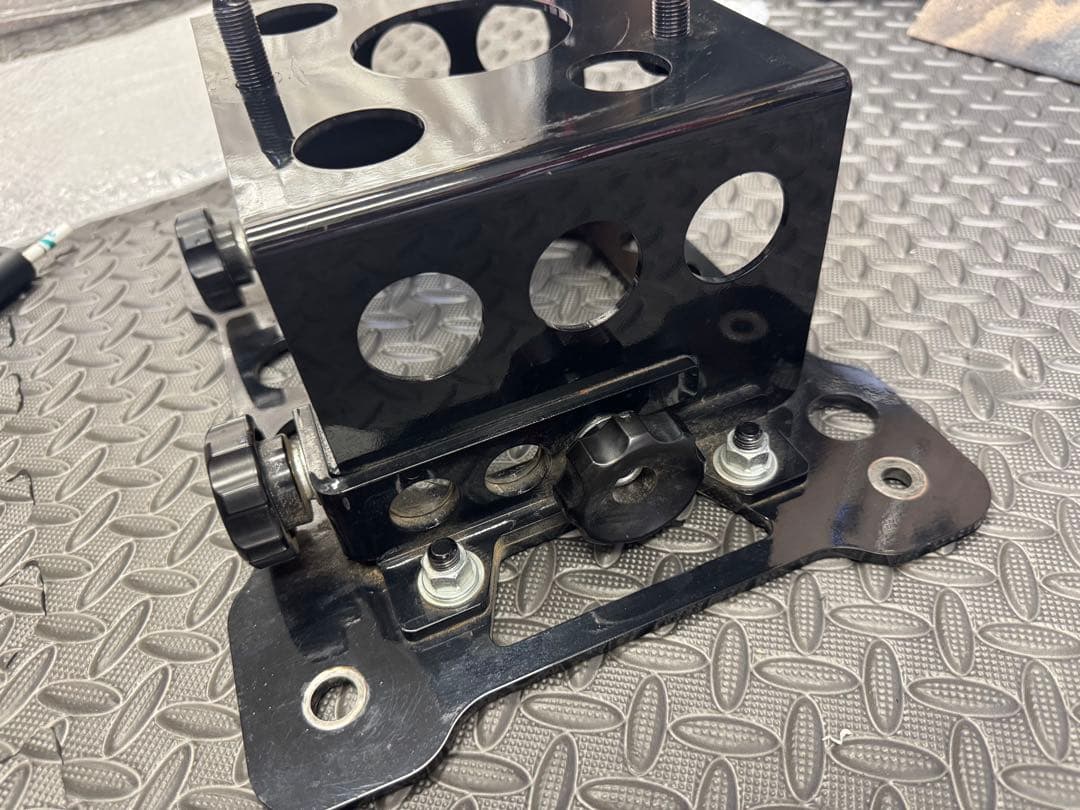 k*o様 アピオ (APIO) スペアタイヤブラケット　ジムニー　JB64