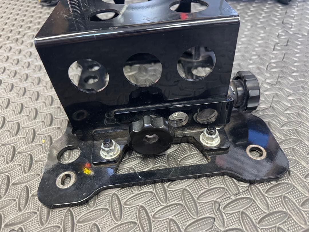 k*o様 アピオ (APIO) スペアタイヤブラケット　ジムニー　JB64