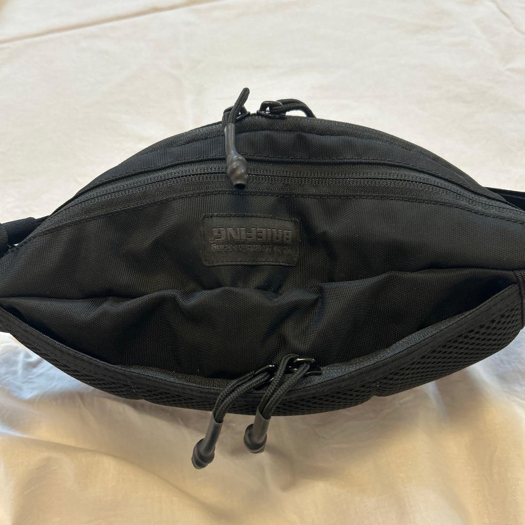 White Mountaineering×Briefing コラボ　ボディバッグ
